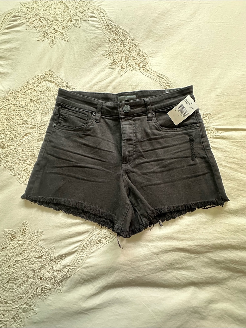 NWT Kut from the Kloth “Jane” Mid-rise Black Distressed Shorts, 4